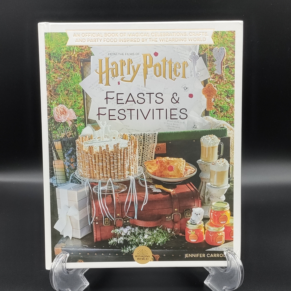 Harry Potter: Feasts & Festivities by Jennifer Carroll